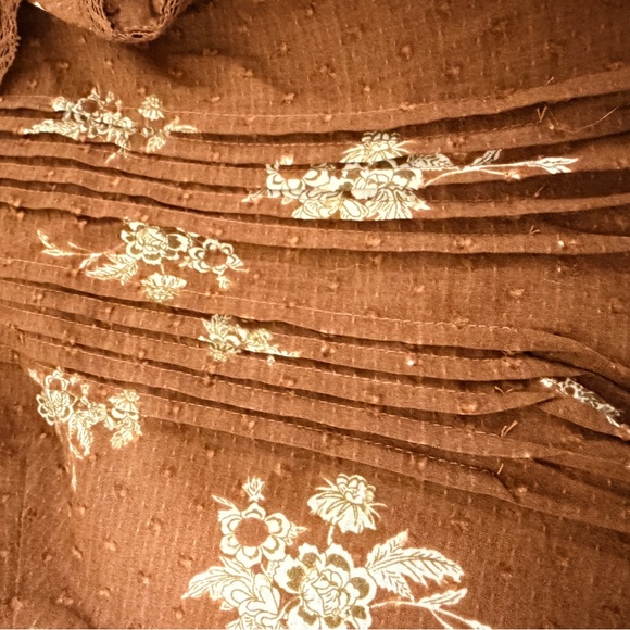 Anthropologie style Womens Brown Floral Ruffle Blouse S Cotton Swiss Dot Pintuck - Picture 7 of 14